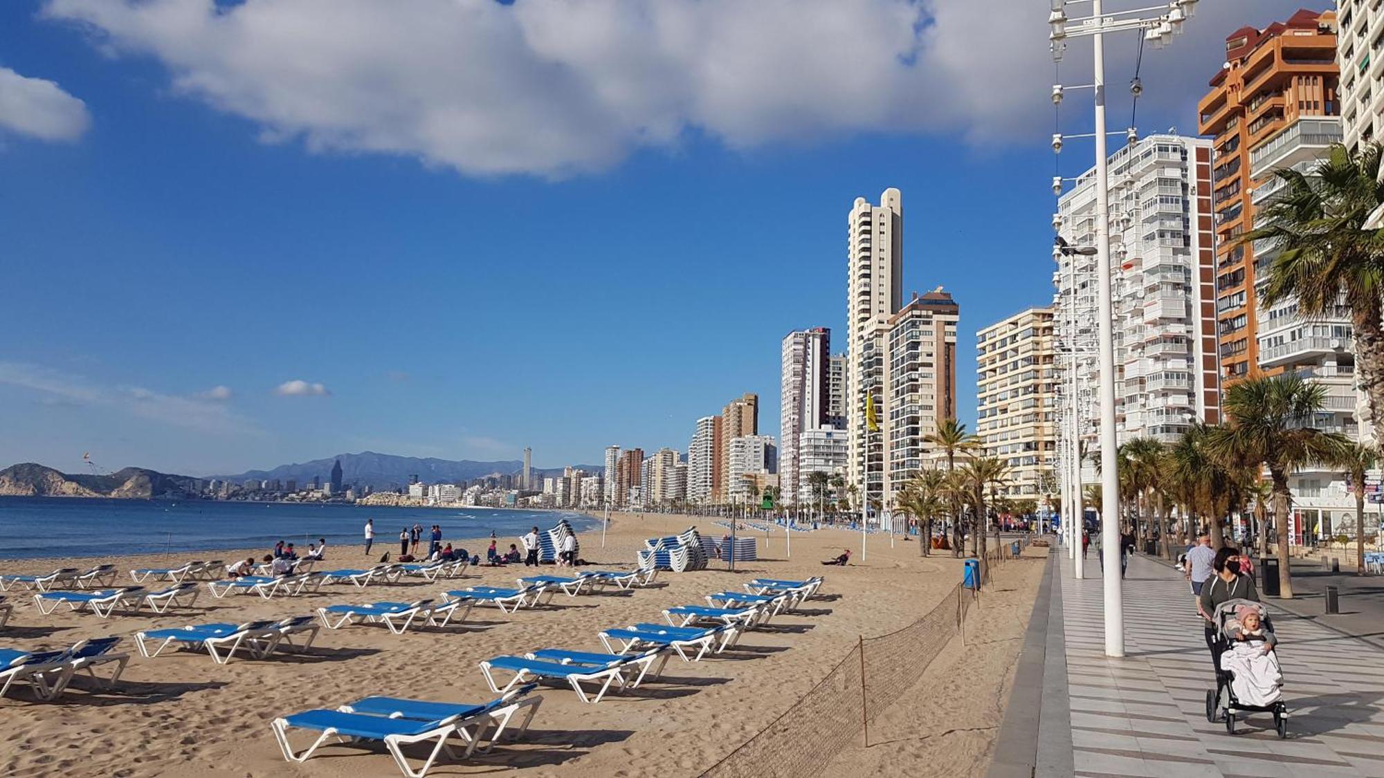 Los Caballos Vip Playa Levante Benidorm Eksteriør bilde